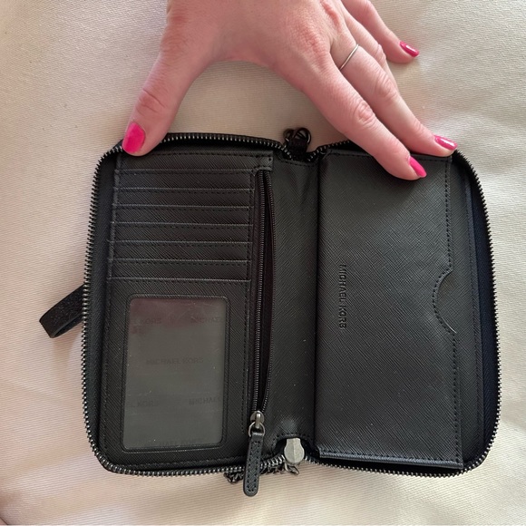 Michael Kors Glitter Wristlet/Wallet - Picture 4 of 8